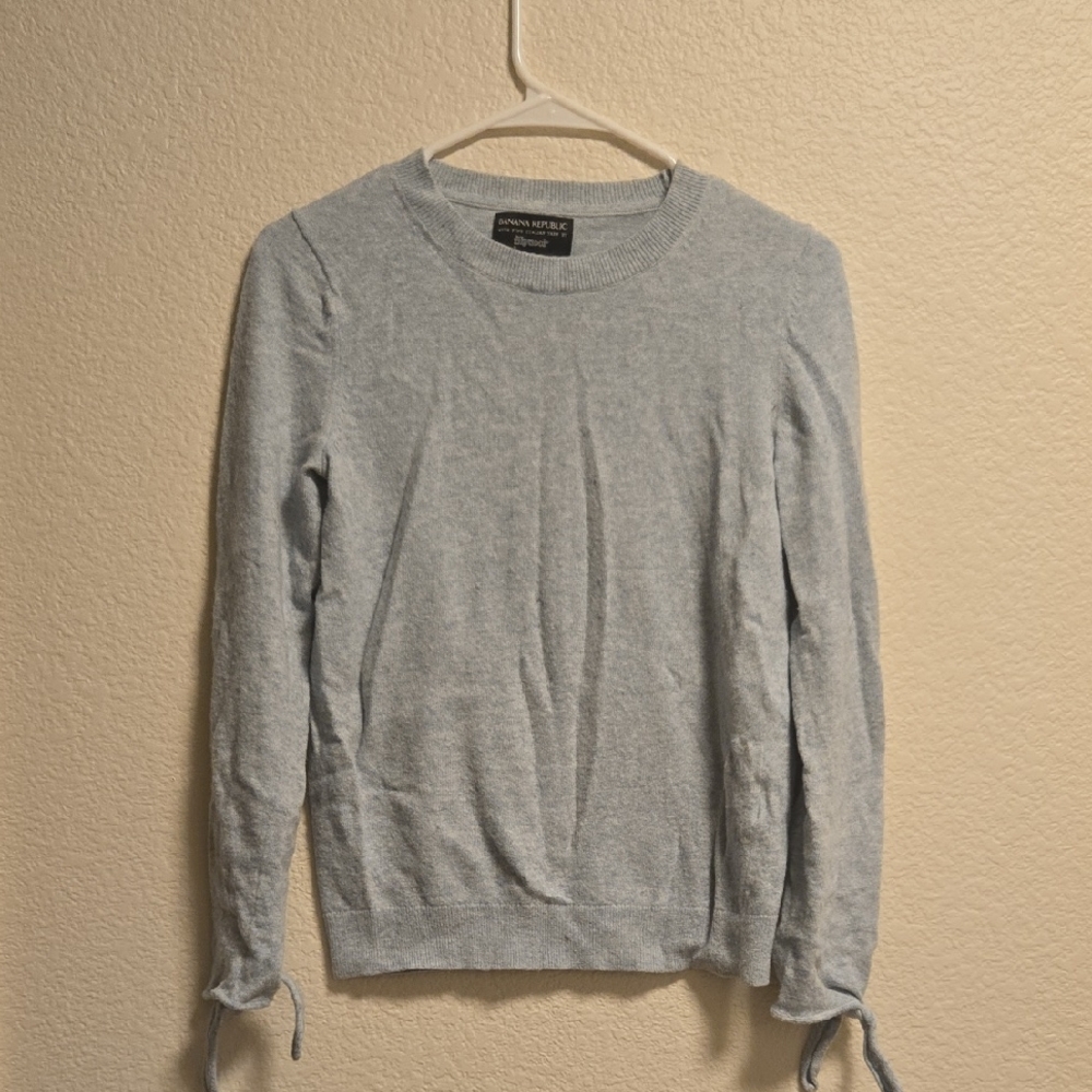 Banana Republic Soft Filpucci Yarn Gray Crew Neck Sweater
